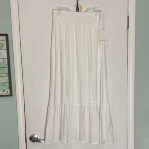 Bohemian Wonderly Flowing White Tiered Pull on A-line Maxi Skirt Size M